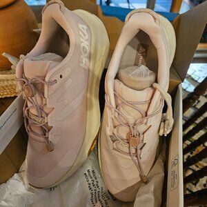 Womens HOKA Transport sneaker 9B